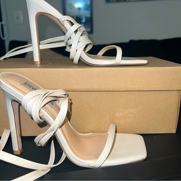 Steve Madden strappy heel cream colored - Picture 3 of 5